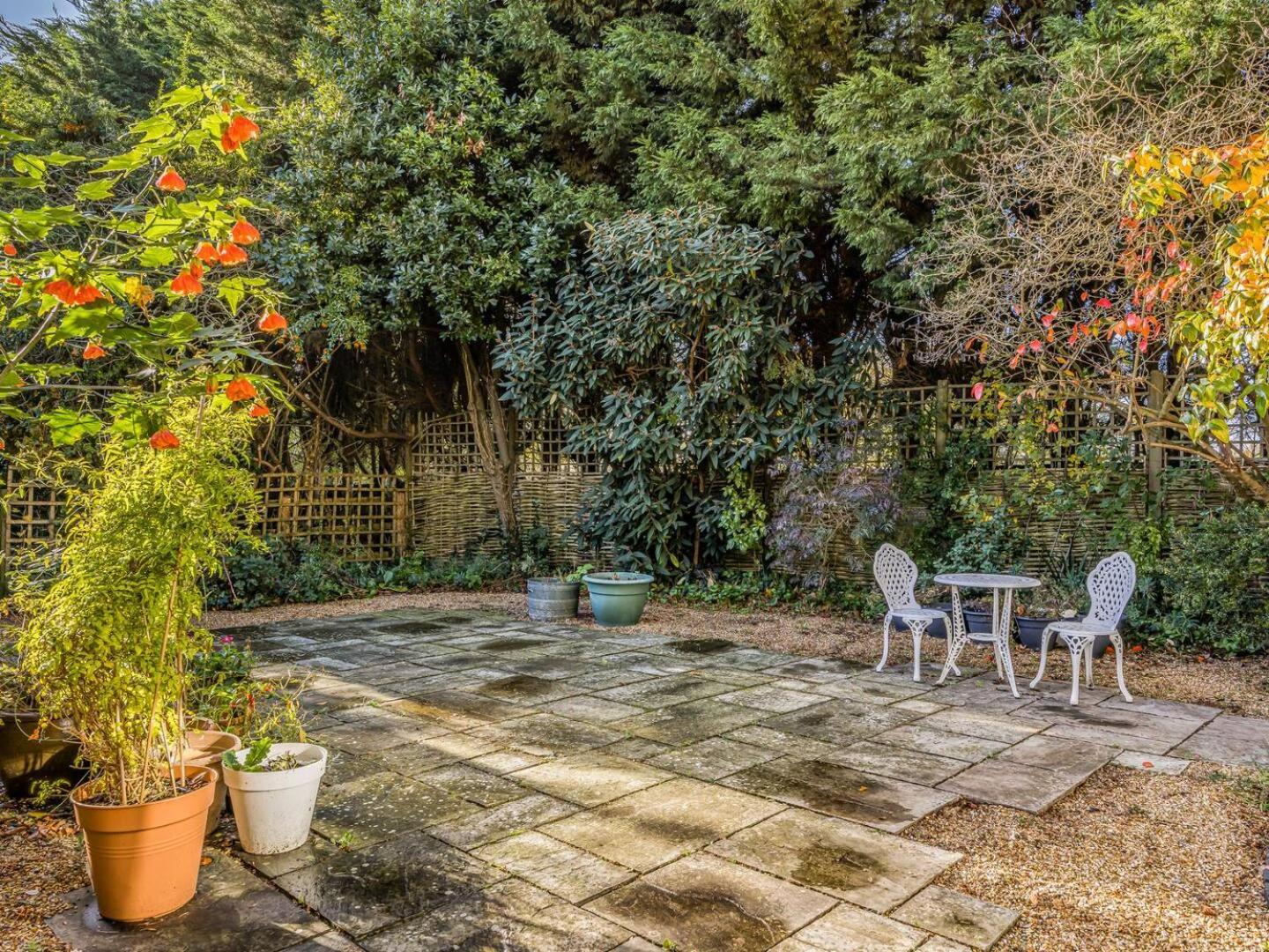 Pass The Keys Delightful In West Ashling * Chichester