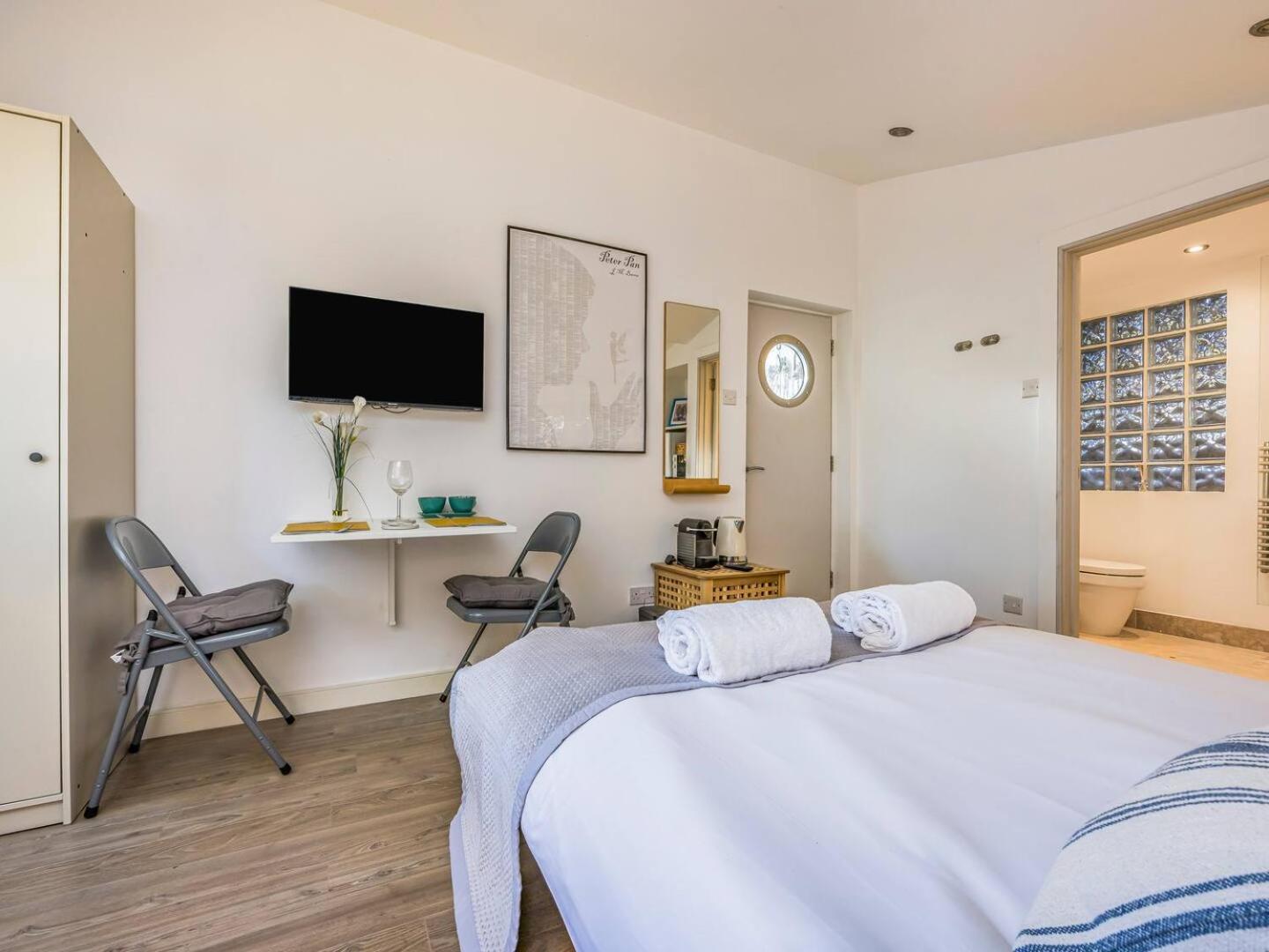Apartment Pass The Keys Delightful In West Ashling