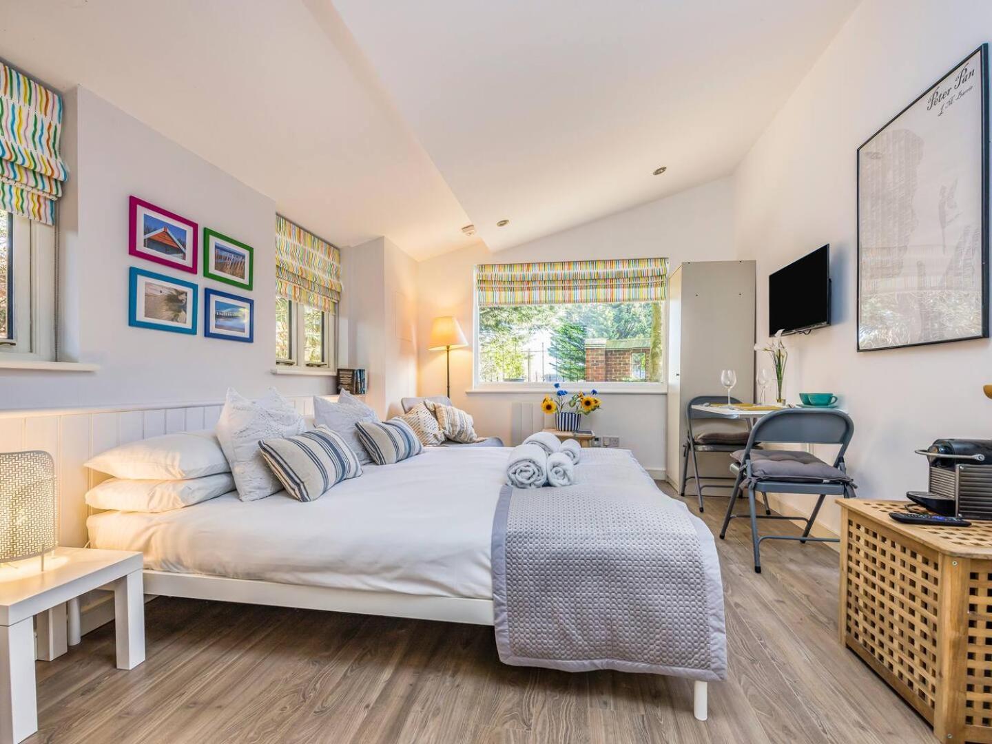 Apartment Pass The Keys Delightful In West Ashling Chichester