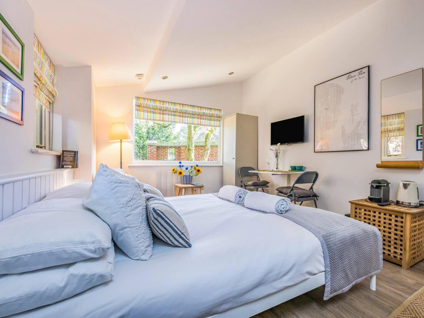 Apartment Pass The Keys Delightful In West Ashling