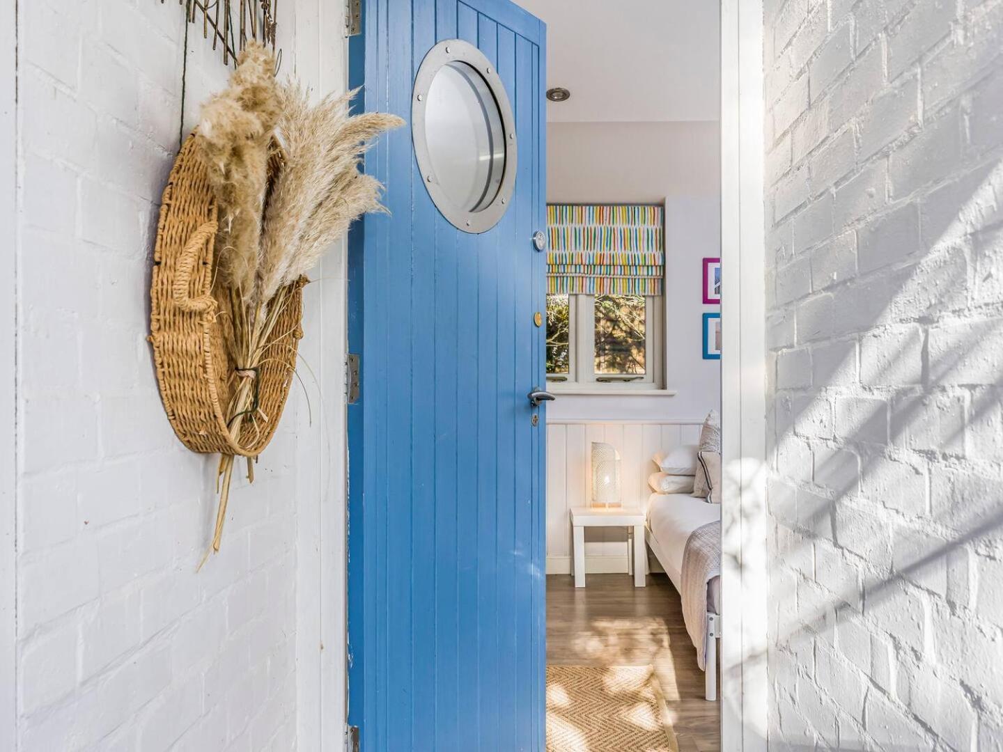 Pass The Keys Delightful In West Ashling * Chichester